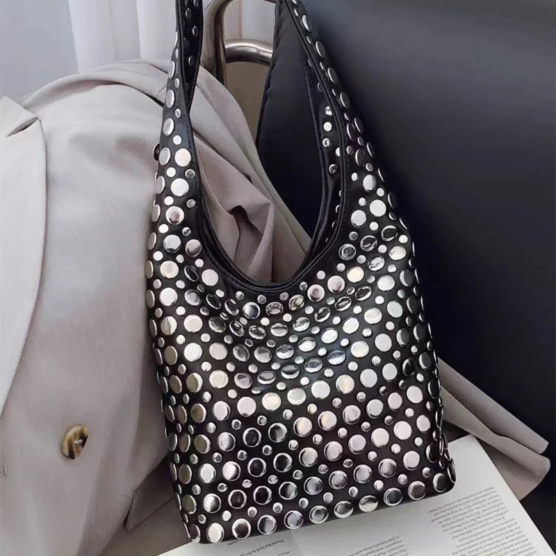 New Genuine Leather Rivet Bucket Bag Fashionabl Personality Trendy Cool Polka Dot Rivet Casual Luxury Brand Underarm Bag Handbag