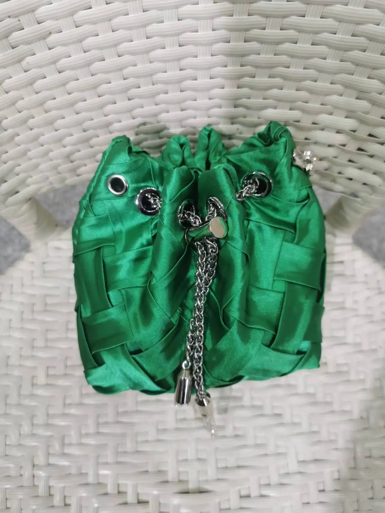 WOMEN BAG High Quality Silk Bucket Bags Diamonds Female Personalized Shoulder Tassels Chains Handbags For Women Crossbady Bag