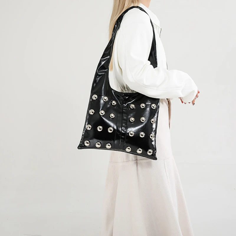New Genuine Leather Rivet Bucket Bag Fashionabl Personality Trendy Cool Polka Dot Rivet Casual Luxury Brand Underarm Bag Handbag