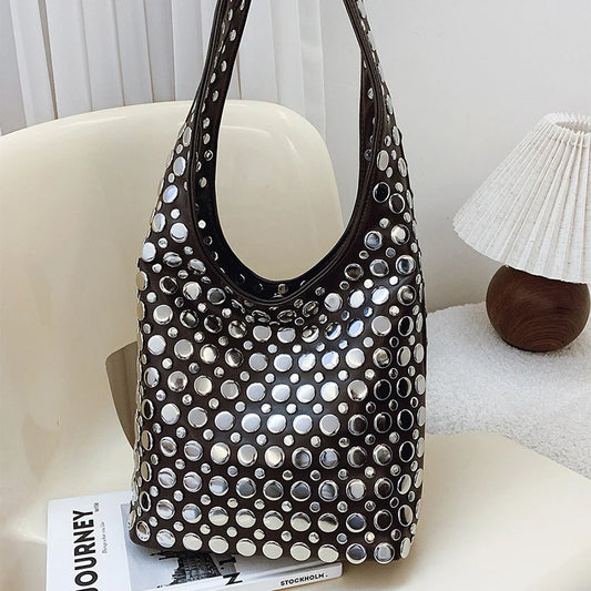 New Genuine Leather Rivet Bucket Bag Fashionabl Personality Trendy Cool Polka Dot Rivet Casual Luxury Brand Underarm Bag Handbag