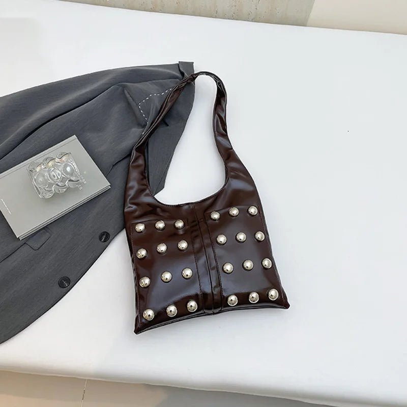 New Genuine Leather Rivet Bucket Bag Fashionabl Personality Trendy Cool Polka Dot Rivet Casual Luxury Brand Underarm Bag Handbag