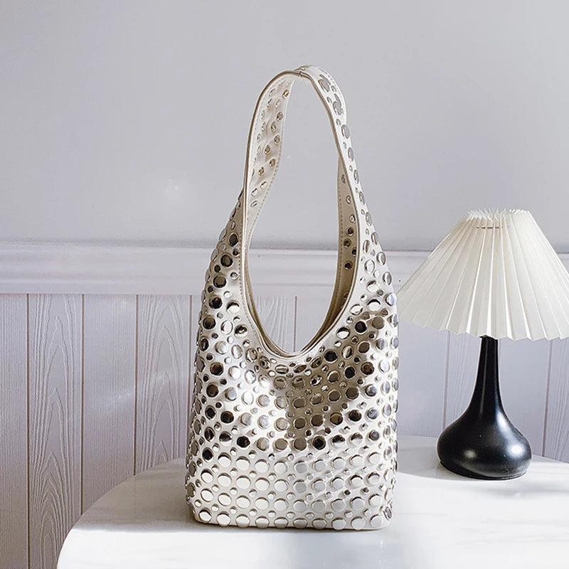 New Genuine Leather Rivet Bucket Bag Fashionabl Personality Trendy Cool Polka Dot Rivet Casual Luxury Brand Underarm Bag Handbag