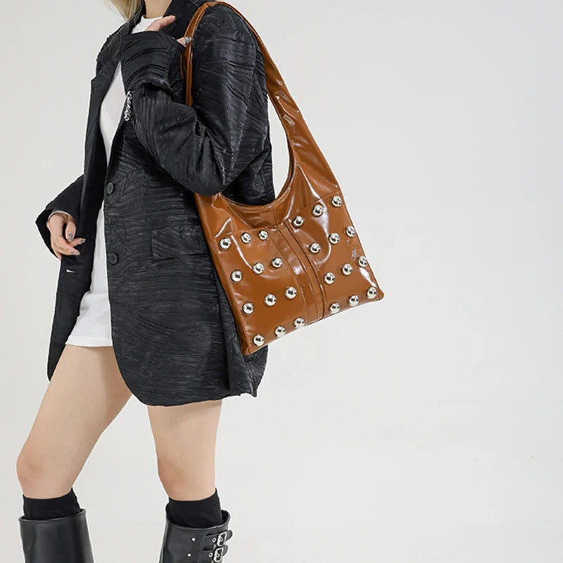 New Genuine Leather Rivet Bucket Bag Fashionabl Personality Trendy Cool Polka Dot Rivet Casual Luxury Brand Underarm Bag Handbag