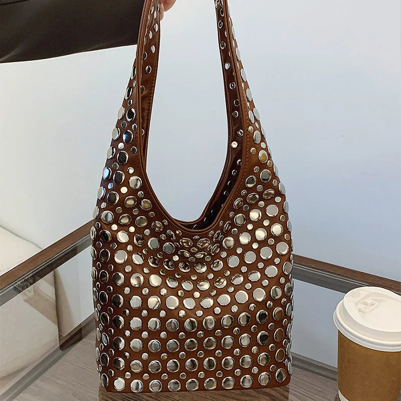 New Genuine Leather Rivet Bucket Bag Fashionabl Personality Trendy Cool Polka Dot Rivet Casual Luxury Brand Underarm Bag Handbag