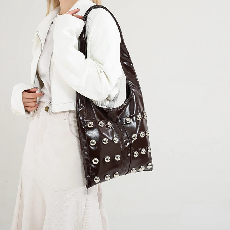New Genuine Leather Rivet Bucket Bag Fashionabl Personality Trendy Cool Polka Dot Rivet Casual Luxury Brand Underarm Bag Handbag