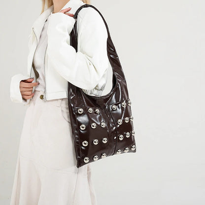 New Genuine Leather Rivet Bucket Bag Fashionabl Personality Trendy Cool Polka Dot Rivet Casual Luxury Brand Underarm Bag Handbag