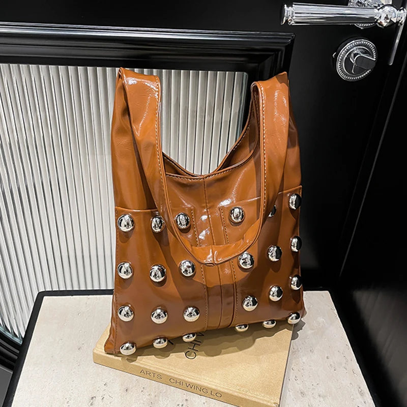 New Genuine Leather Rivet Bucket Bag Fashionabl Personality Trendy Cool Polka Dot Rivet Casual Luxury Brand Underarm Bag Handbag