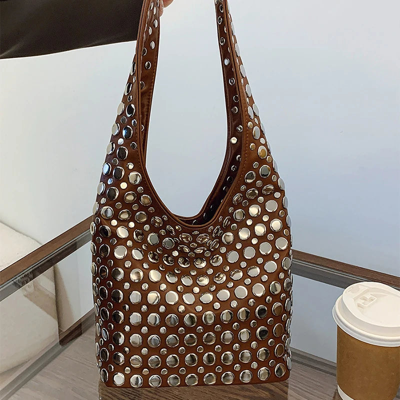 New Genuine Leather Rivet Bucket Bag Fashionabl Personality Trendy Cool Polka Dot Rivet Casual Luxury Brand Underarm Bag Handbag