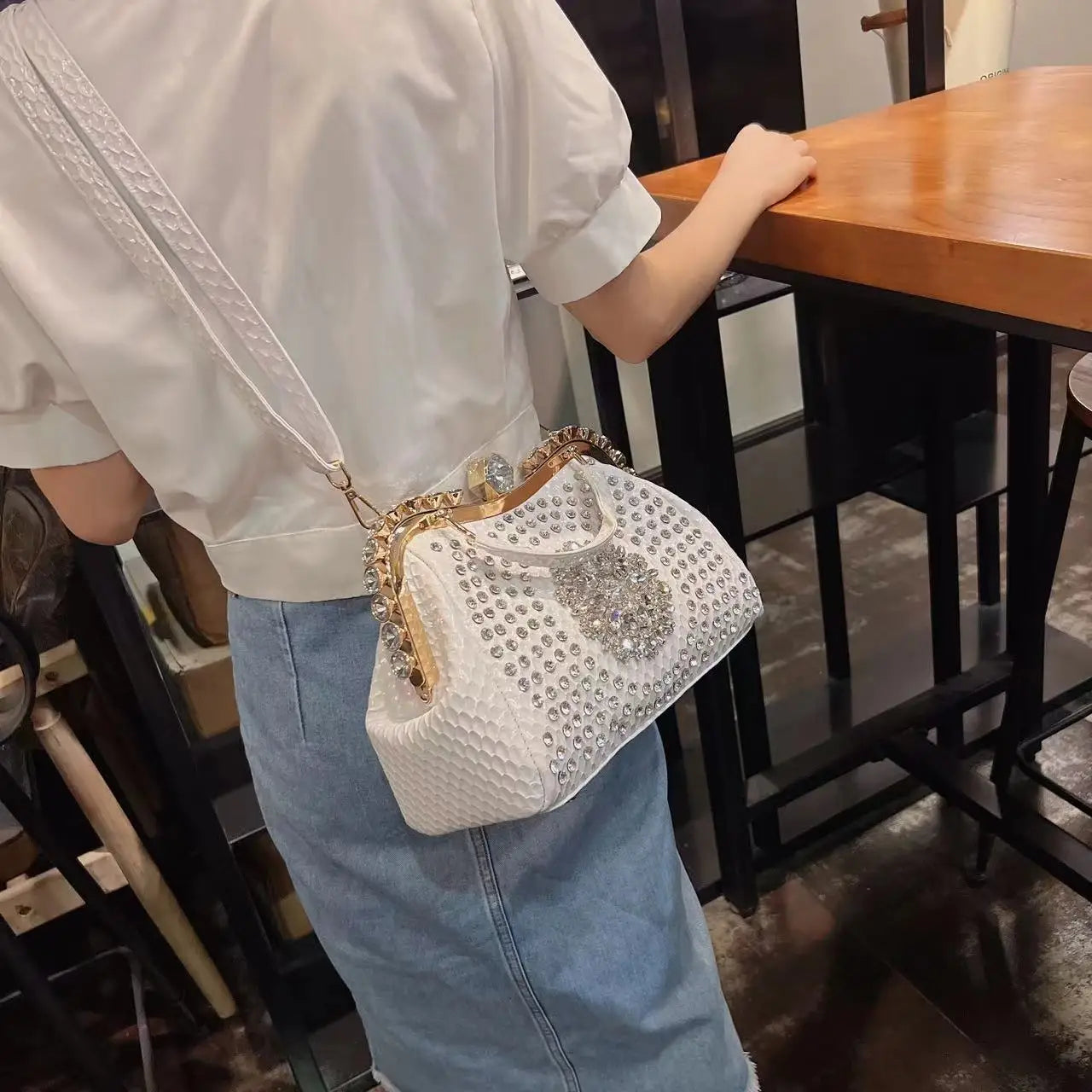 2024 New Luxury Fashion Diamonds Women's Handbags Leather Design Clip Rhinestone Bag Portable Tote Shoulder Messenger Bags